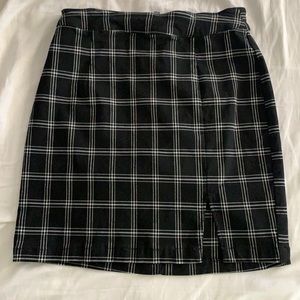 Black stripped mini skirt